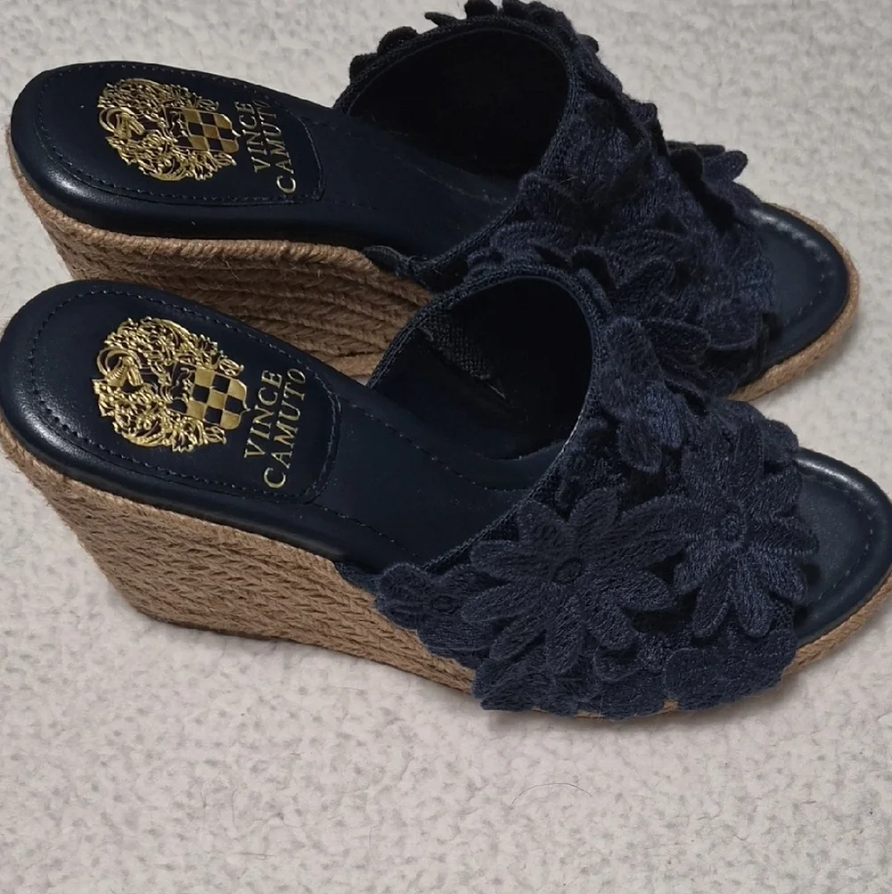 Vince Camuto Floral Navy Wedges